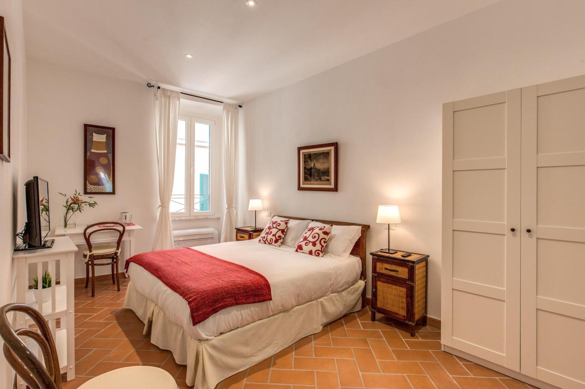 Piccolo Trevi Suites Рим Номер фото
